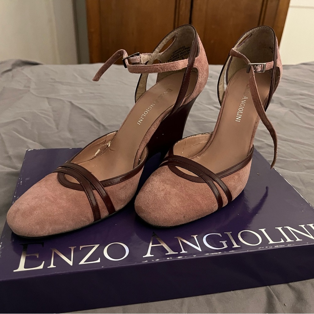 Enzo Angiolini Suede Mauve Wedge Heels